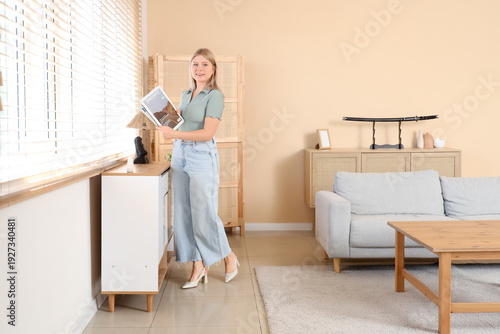 Female interior designer wi...