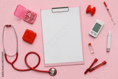 Blank clipboard with medica...