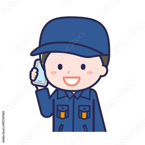 スマートフォンを使う「消防団員」の男性