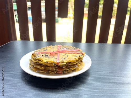 Crispy rice with sesame, snacks