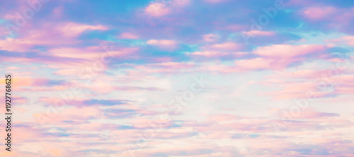 パステル調の朝焼け空