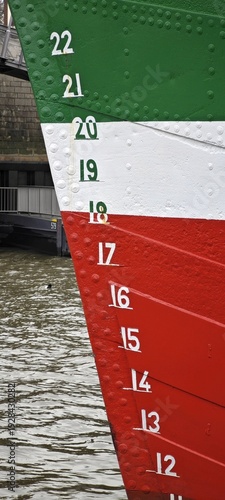 Wasserstandanzeige an Bordwand