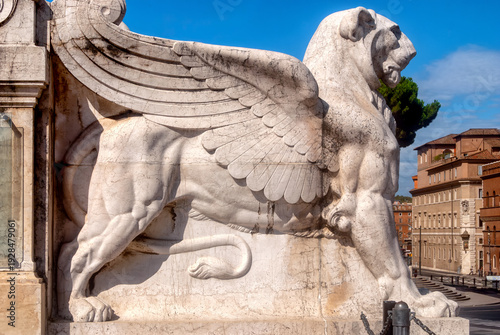 Monumento Nacional a Víctor Manuel II (Vittoriano) o Altar de la Patria y Plaza Venecia en Roma, Italia. Arquitectura y monumentos de Roma. Paisaje urbano de Roma.