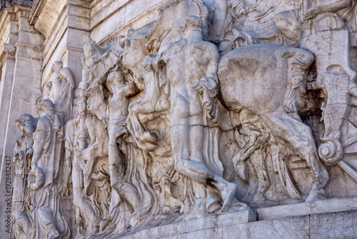 Monumento Nacional a Víctor Manuel II (Vittoriano) o Altar de la Patria y Plaza Venecia en Roma, Italia. Arquitectura y monumentos de Roma. Paisaje urbano de Roma.