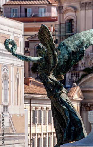 Monumento Nacional a Víctor Manuel II (Vittoriano) o Altar de la Patria y Plaza Venecia en Roma, Italia. Arquitectura y monumentos de Roma. Paisaje urbano de Roma.