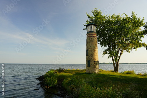 Quadro em tela Asylum Point Lighthouse in Oshkosh, Wisconsin, during the autumn season