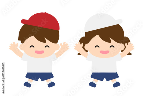 笑顔でジャンプする子供の男の子と女の子セット 幼稚園 保育園 園児 体操服 かわいいイラスト