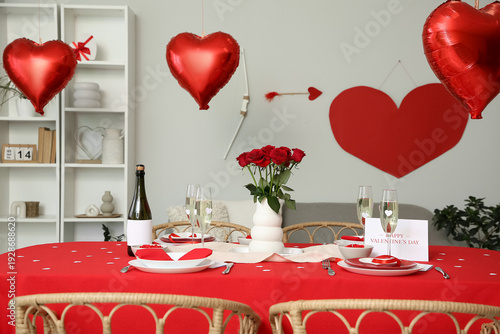 Beautiful table setting wit...