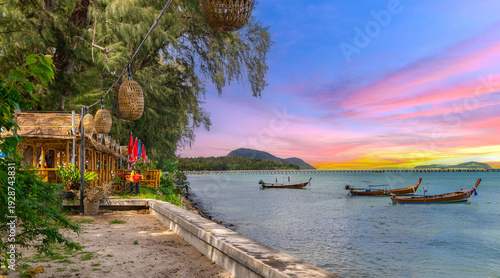 Fotografía Colourful Skies Sunset over Rawai Beach in Phuket island Thailand