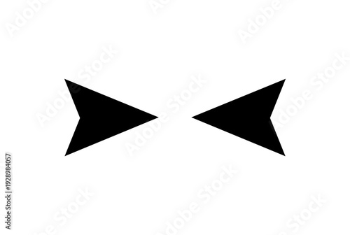 Free Download Symmetrical Inward-Pointing Arrowheads Icon - GFXLoad