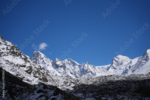 Wallpaper Mural Snow covered Himalayan Peaks and glacier in Uttarakhand, India during winter
 Torontodigital.ca