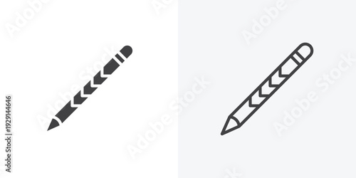 Eyeliner icon vector sign symbol isolated on white. Stroke and clipart style