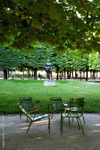 Parisian green Luxembourg chair in Jardin des Tuileries