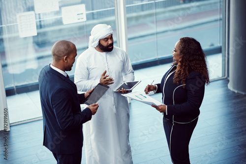 Foto Meeting, above and team of business people in office for planning, trading workshop and conference