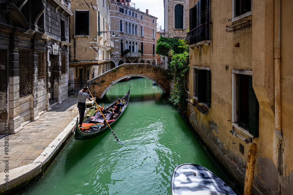 Fototapeta premium View of the canals of Venice (Italy)