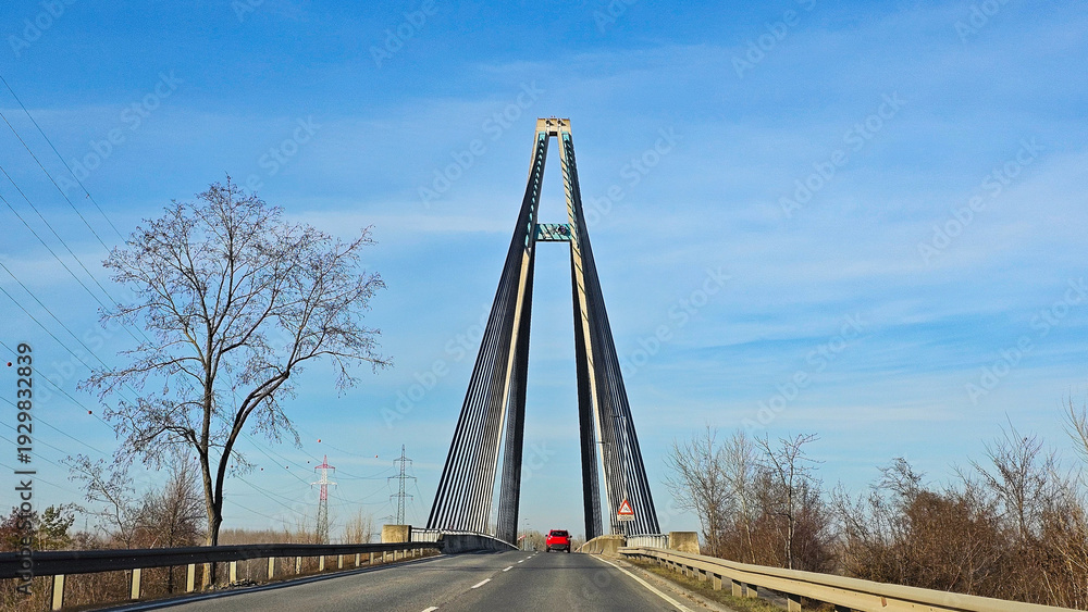 Obraz premium Brücke über Fluß