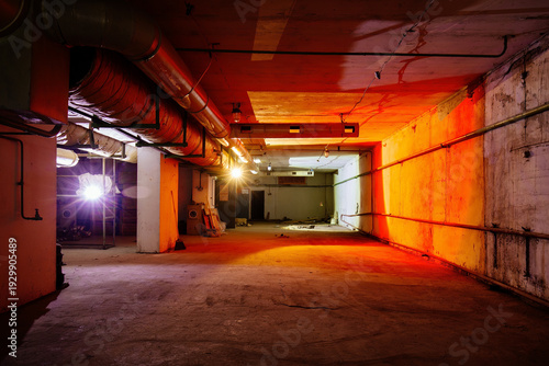 Cuadro en lienzo Abandoned underground basement, bunker, bomb shelter