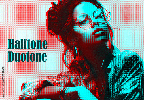 Anaglyph Halftone Duotone Photo Effect
