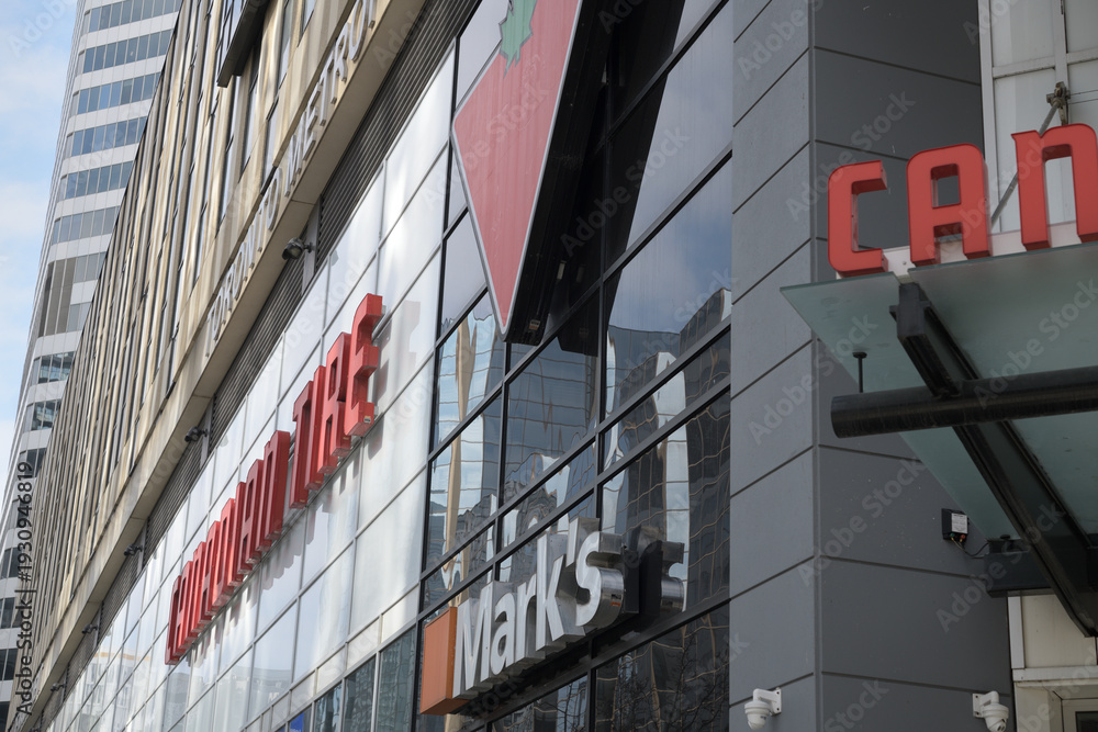 Fototapeta premium oblique perspective view of Canadian Tire, Mark's, and Ted Rogers School of Management - Information Technology Management, Dundas St W at Bay St, Toronto