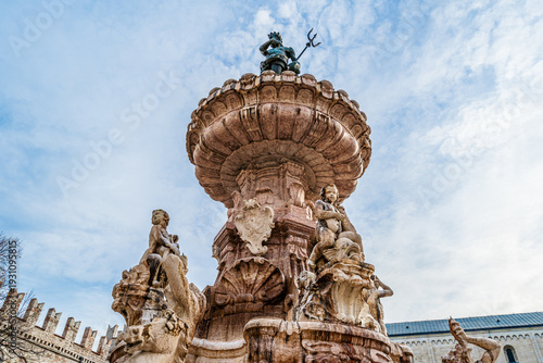 Obraz na plátne The Neptune Fountain, major Baroque landmark in Piazza Duomo in Trento, Italy