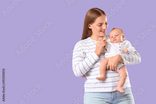 Beautiful young happy mothe...