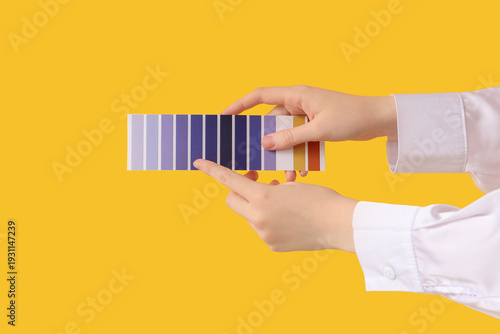Female hands with color pal...