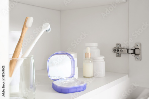 Box with occlusal splint an...
