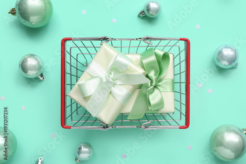Small shopping basket with ...