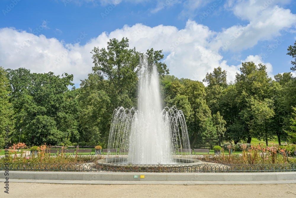 Naklejka premium Springbrunnen, Bernardinergarten und Park, Vilnius, Litauen