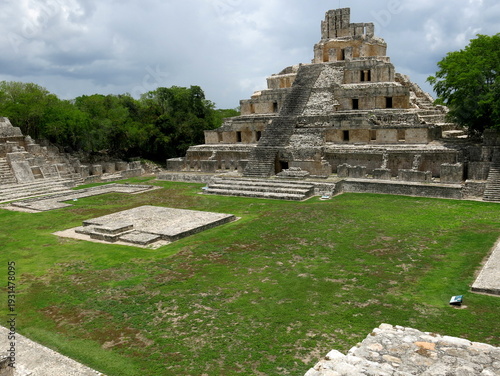 Tablou pe pânză Maya Pyramide in Edzná