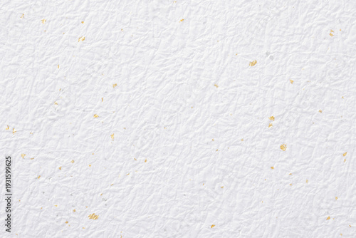 金銀振りの大礼紙の質感がある白い和風背景テクスチャ素材　White Daireishi washi paper texture with gold and silver leaf flakes