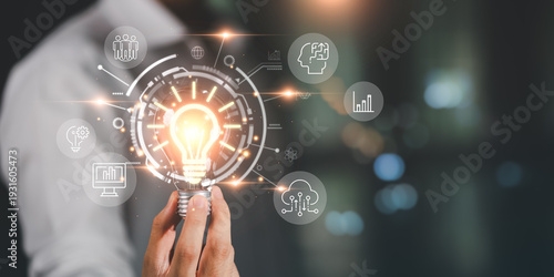 Konstfotografi Business leaders and innovation managers develop creative strategies, enhance leadership capabilities, and implement digital transformation initiatives to improve performance and long term growth