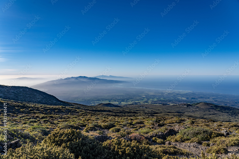 Fototapeta premium Leleiwi Overlook Trailhead, Haleakalā National Park. In the distance are The West Maui Mountains (West Maui Volcano, or Mauna Kahālāwai) and Molokaʻi Island.