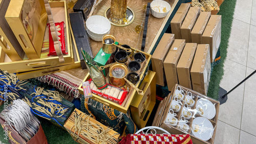 Obraz na plátně Eclectic bazaar treasure trove, brimming with artisanal wares, weaving tales of