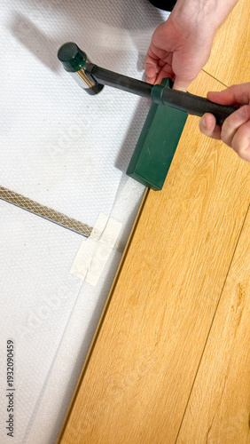 Cuadro en lienzo Crafting a homemade tatami mat with precision and care, a Japanese cultural touc