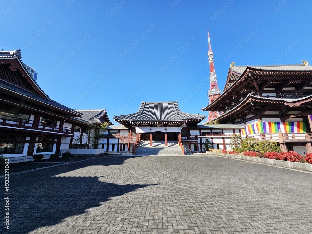 Obraz premium Zojo ji Temple is a historic Buddhist temple located in Tokyo, Japan. It was founded in 1393.