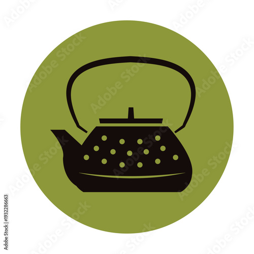 茶道具　シンプルな鉄瓶　鉄急須のアイコン