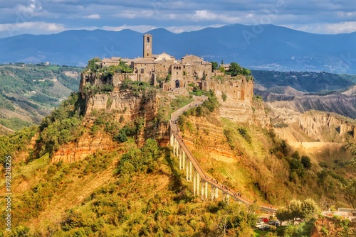 Canvas-taulu Dramatic View of Civita di Bagnoregio – The Dying City Hilltop Village on Tuff C