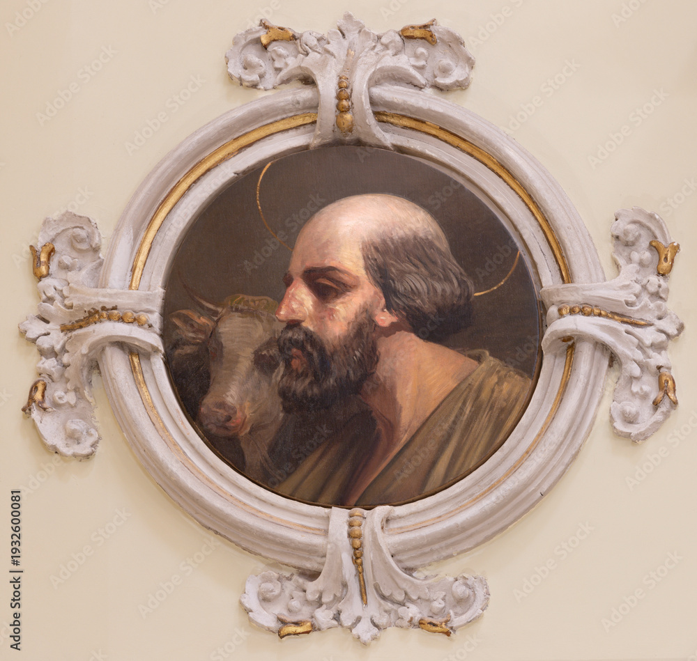 Obraz premium SALERNO, ITALY - OCTOBER 6, 2025: The fresco of St. Luke the Evanglist in the church Chiesa di San Giorgio by Pasquale Avallone (1884 - 1965)