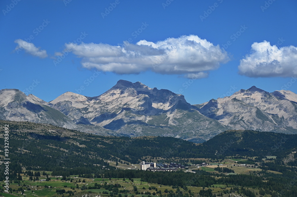 Fototapeta premium Superdevoluy mit Grand Ferrand