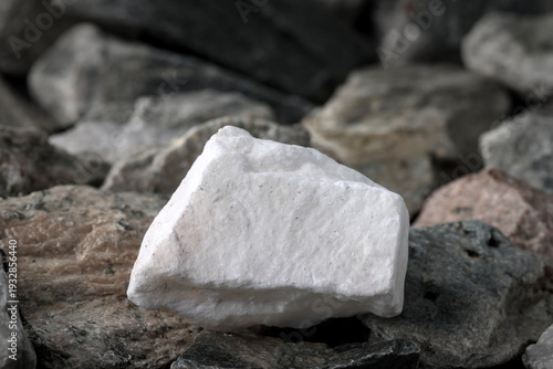 Εκτύπωση καμβά Natural gypsum (calcium sulfate)