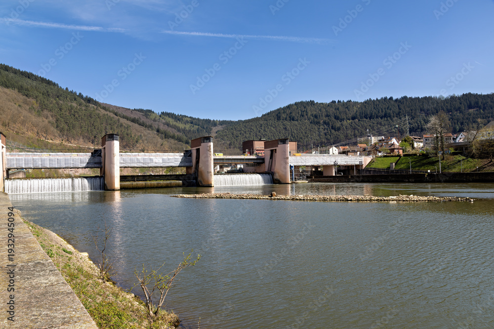 Fototapeta premium Weir and lock on the Neckar River near Hirschhorn during renovation