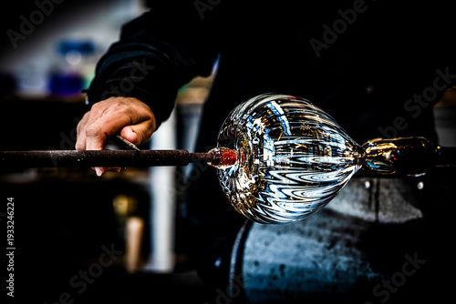 Photos Glass blowing a vase