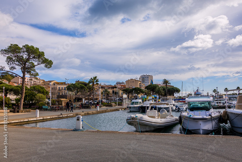 Le port de Sainte-Maxime sur la Côte d'Azur en France