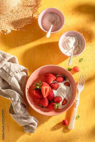 Fresh and healthy strawberr...