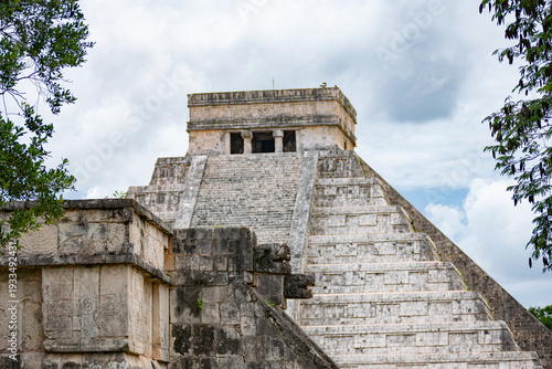 PIRAMIDE DE CHICHEN ITZA
