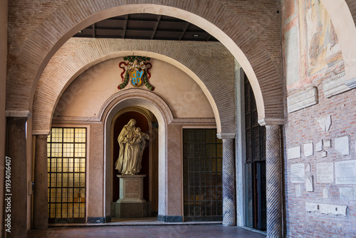 Photos Interior of the Basilica di Santa Sabina, Rome, Italy