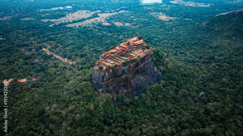 Schilderij op canvas Aerial view of Sigiriya in Sri Lanka at a cloudy day
