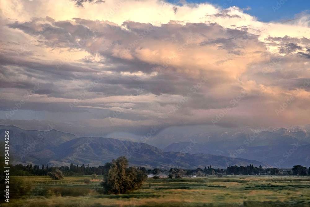Fototapeta premium Mountains and clouds in the wilderness