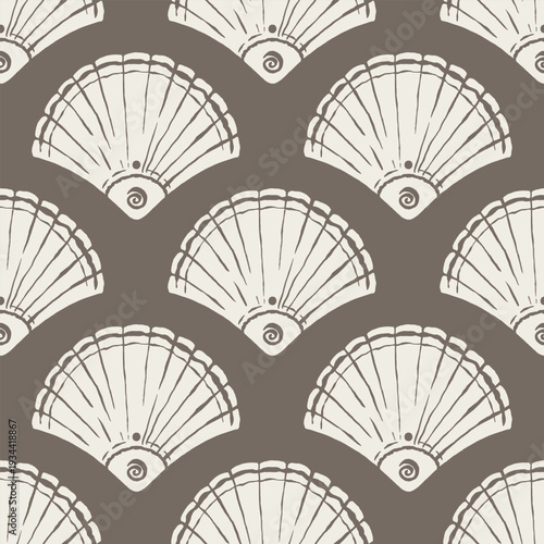 Scallop seashell pattern. Seashell seamless pattern